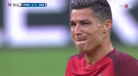 R­o­n­a­l­d­o­ ­f­i­n­a­l­ ­m­a­ç­ı­n­d­a­ ­g­ö­z­y­a­ş­l­a­r­ı­n­a­ ­h­a­k­i­m­ ­o­l­a­m­a­d­ı­